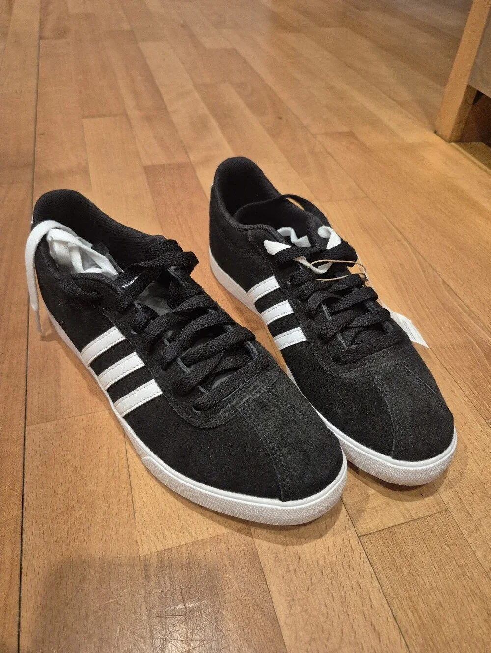 adidas sleek low